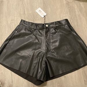 Weworewhat Flare Bell Short, faux leather, size 31